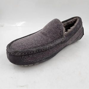 Men's UGG Gray Wool/Suede Ascot UGGpure Lined Slipper - sz Mens 9